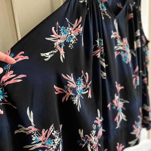 Lane Bryant Swing V-Neck Shell - Picture 5 of 5